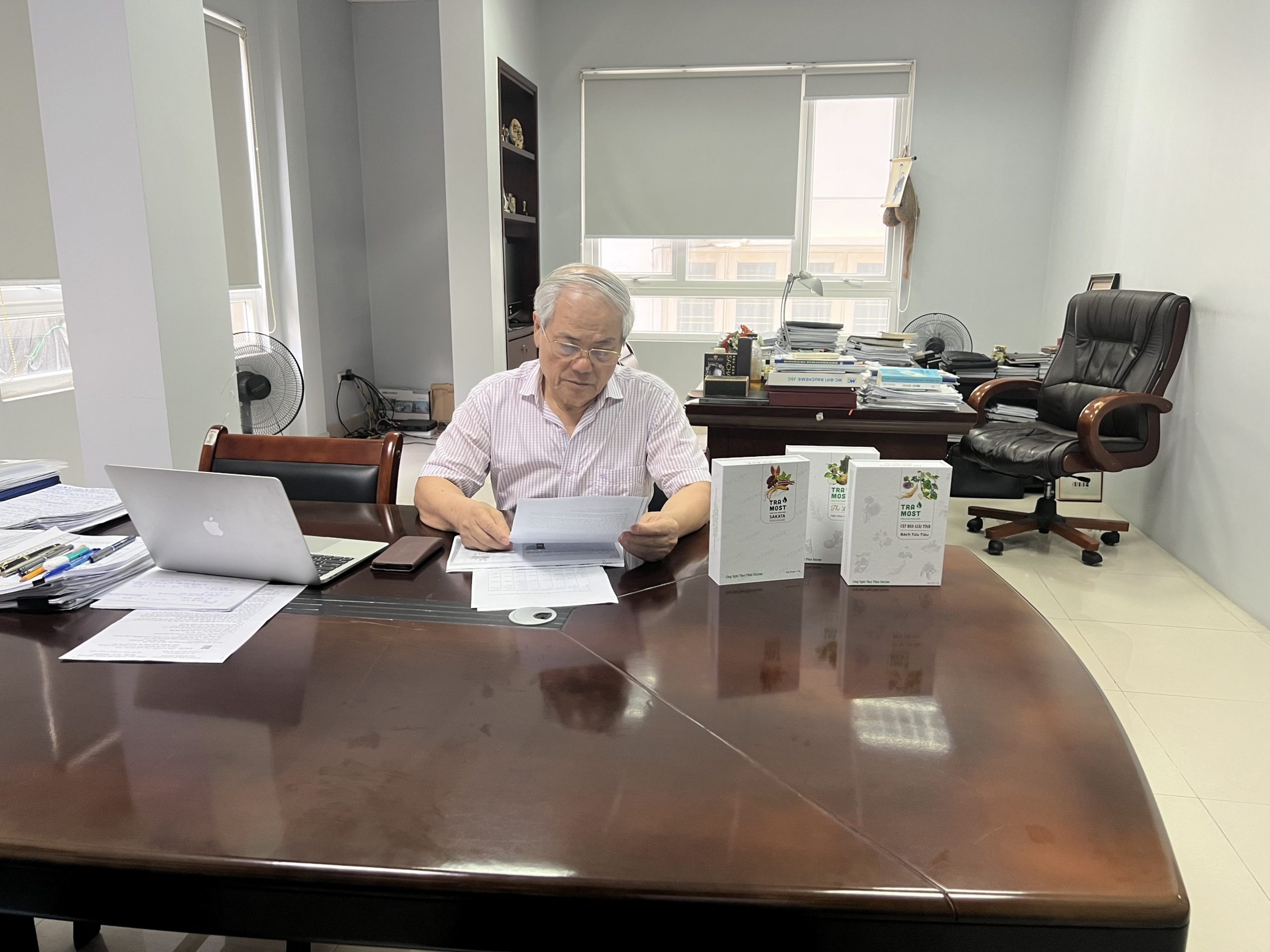 Nhà khoa học Lê Xuân Chi góp công lớn trong khâu nghiên cứu sản phẩm Nhà khoa học Lê Xuân Chi góp công lớn trong khâu nghiên cứu sản phẩm
