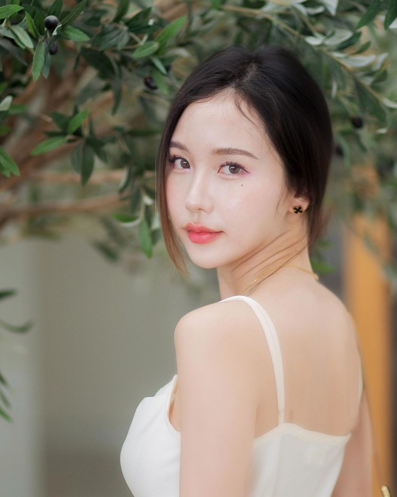 Trang chủ Chị Hường Nguyễn